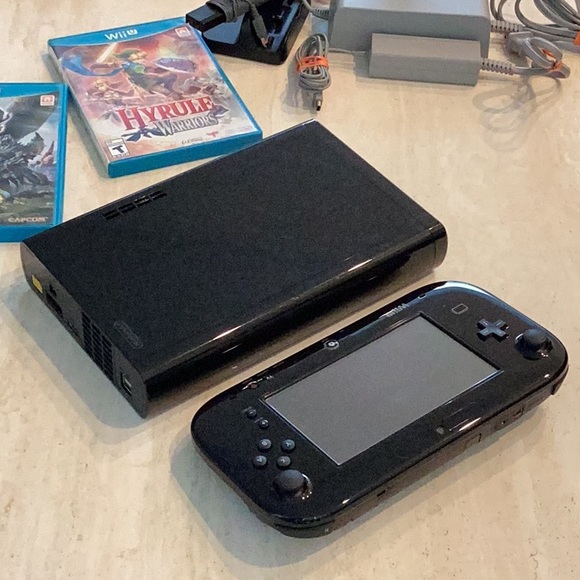 Nintendo Wii U Console 32GB & 2 Games & Gamepad WUP-010 Zelda System Black - Picture 7 of 15